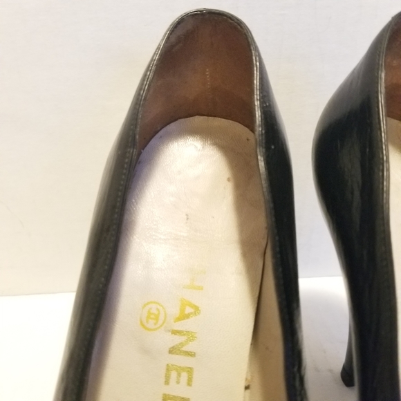 CHANEL Leather Black Heels Pumps. - Picture 9 of 14